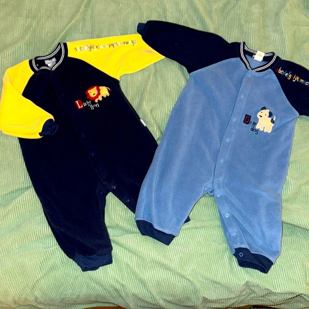 Carter’s Vintage Baby Fleece Bodysuits Bundle of 2 9 months